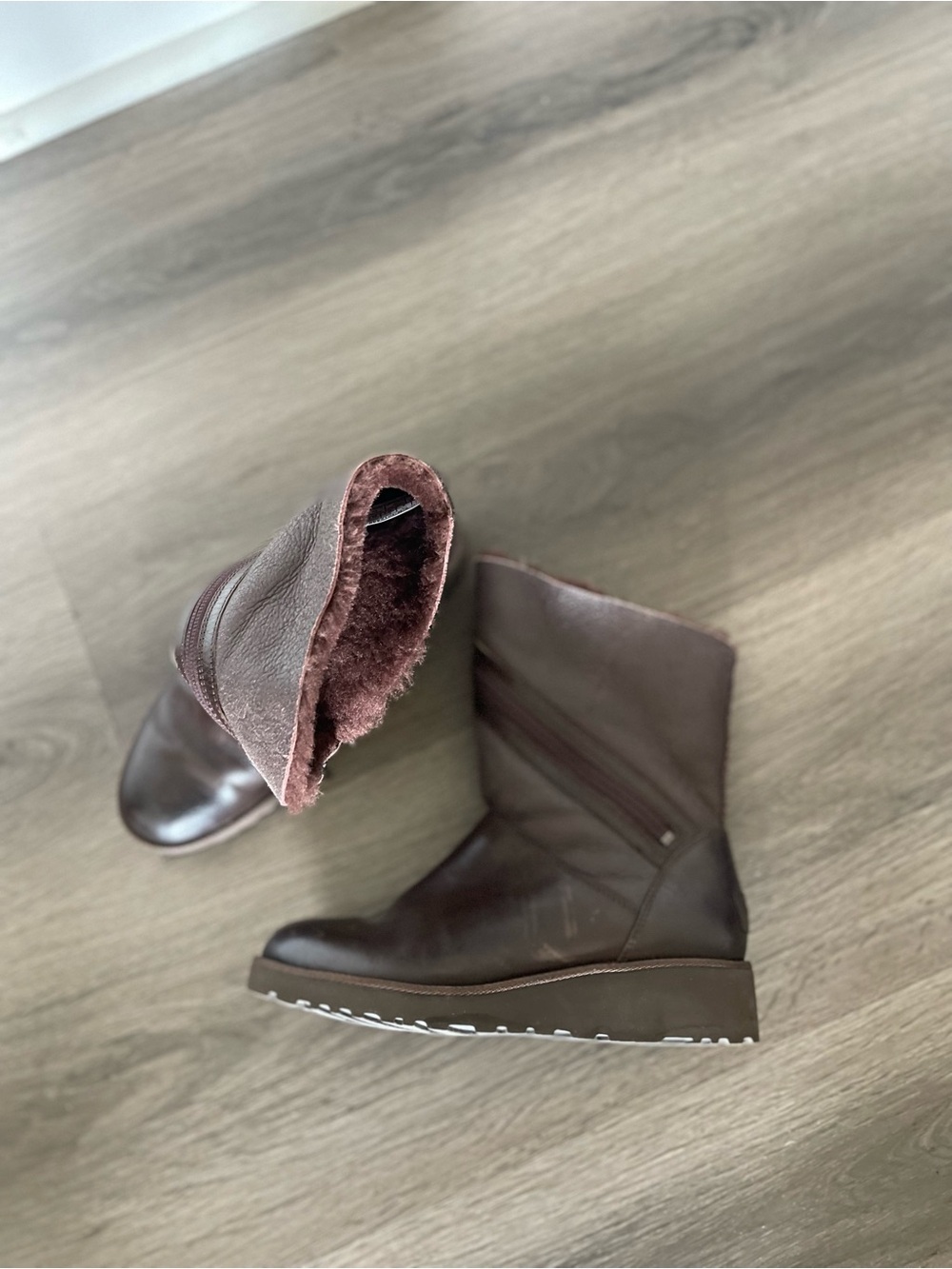 UGG Alba Leather Boots